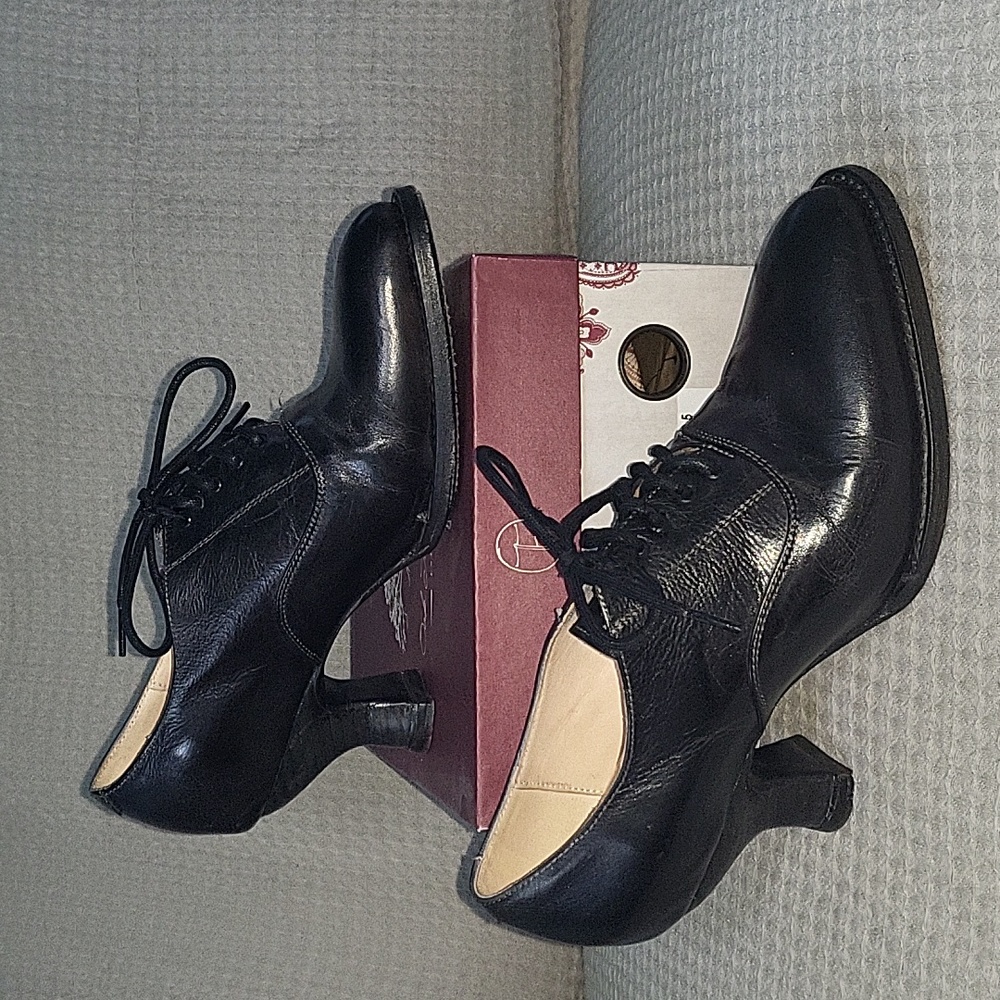 Oak Tree Farms Rustic Heels